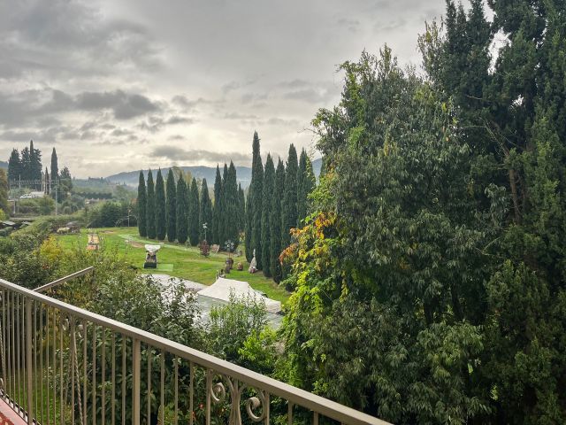 Villa Bifamiliare in Vendita