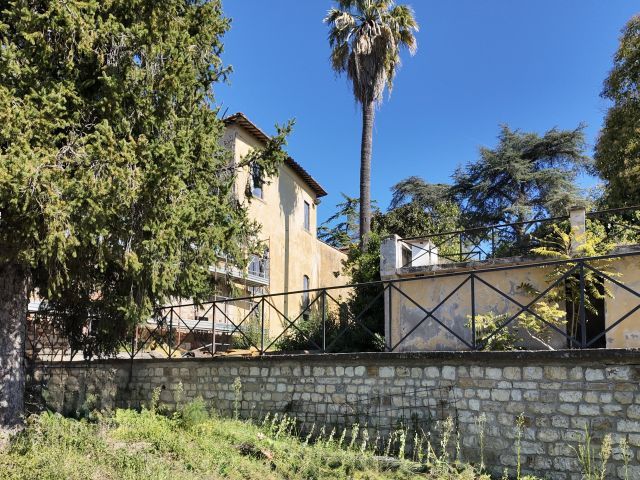 Villa in Vendita